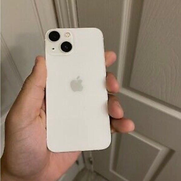 iPhone 13 unlock white. A weeks used - Picture 5 of 7